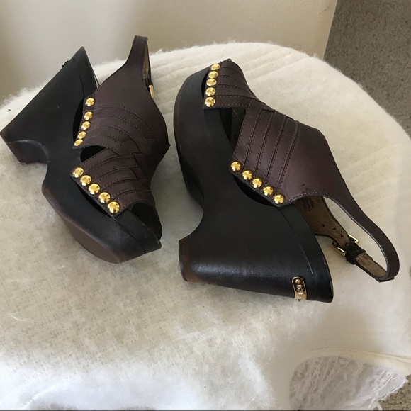 Michael Kors Gold-studded Brown Leather Wedge, 7.5 - Picture 4 of 8